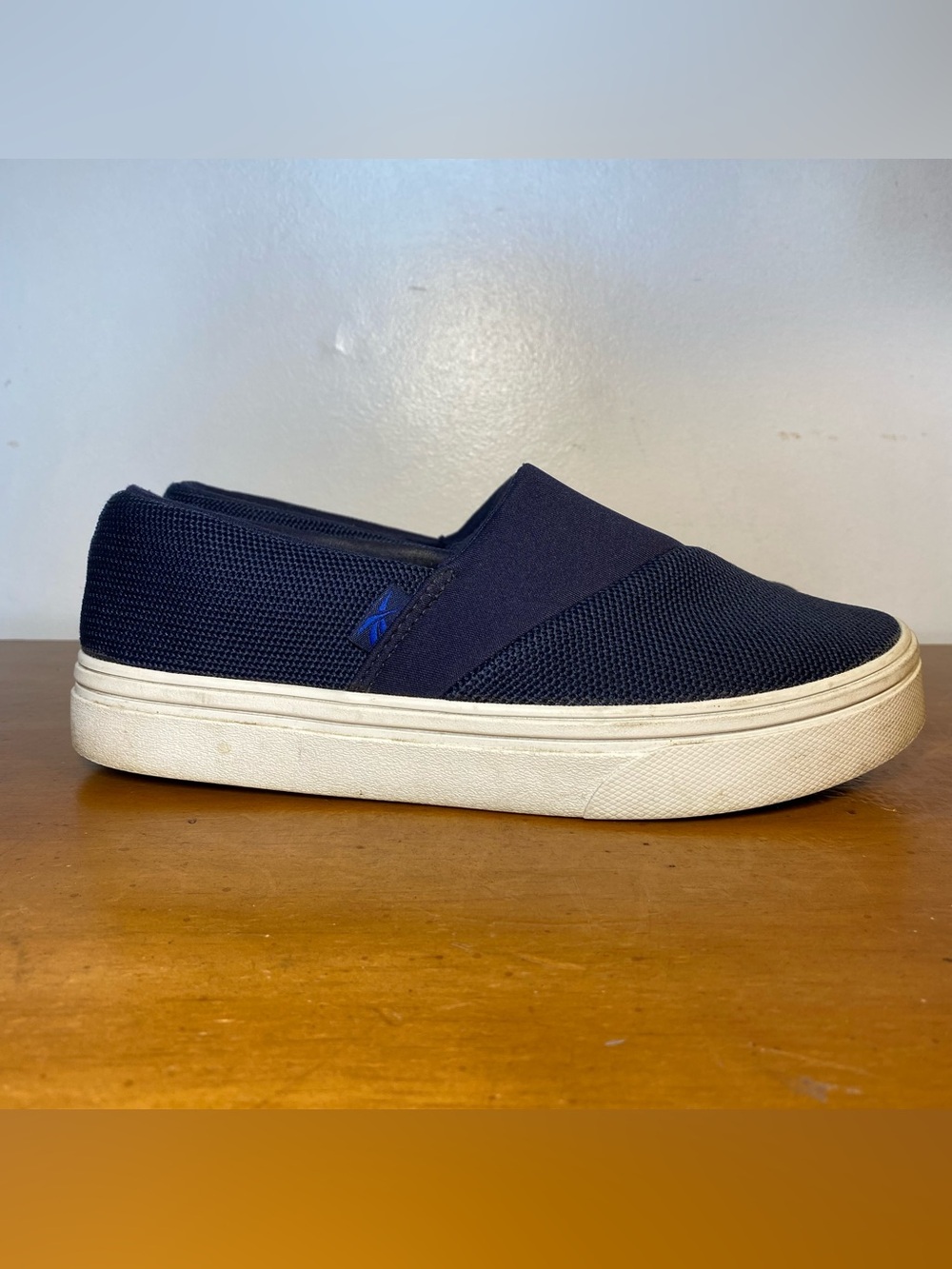 Reebok Women’s 7.5 Leisure Navy Blue Slip-On Shoes Flats Loafers Memory Foam